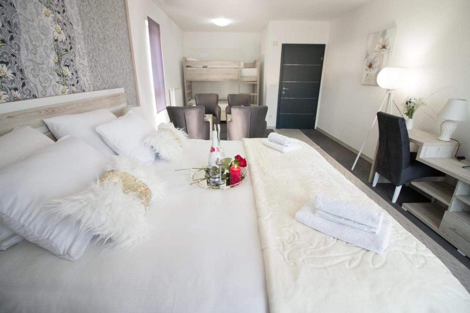Aparthotel "Queen Zina" Núi Núi Vlasic Ngoại thất bức ảnh