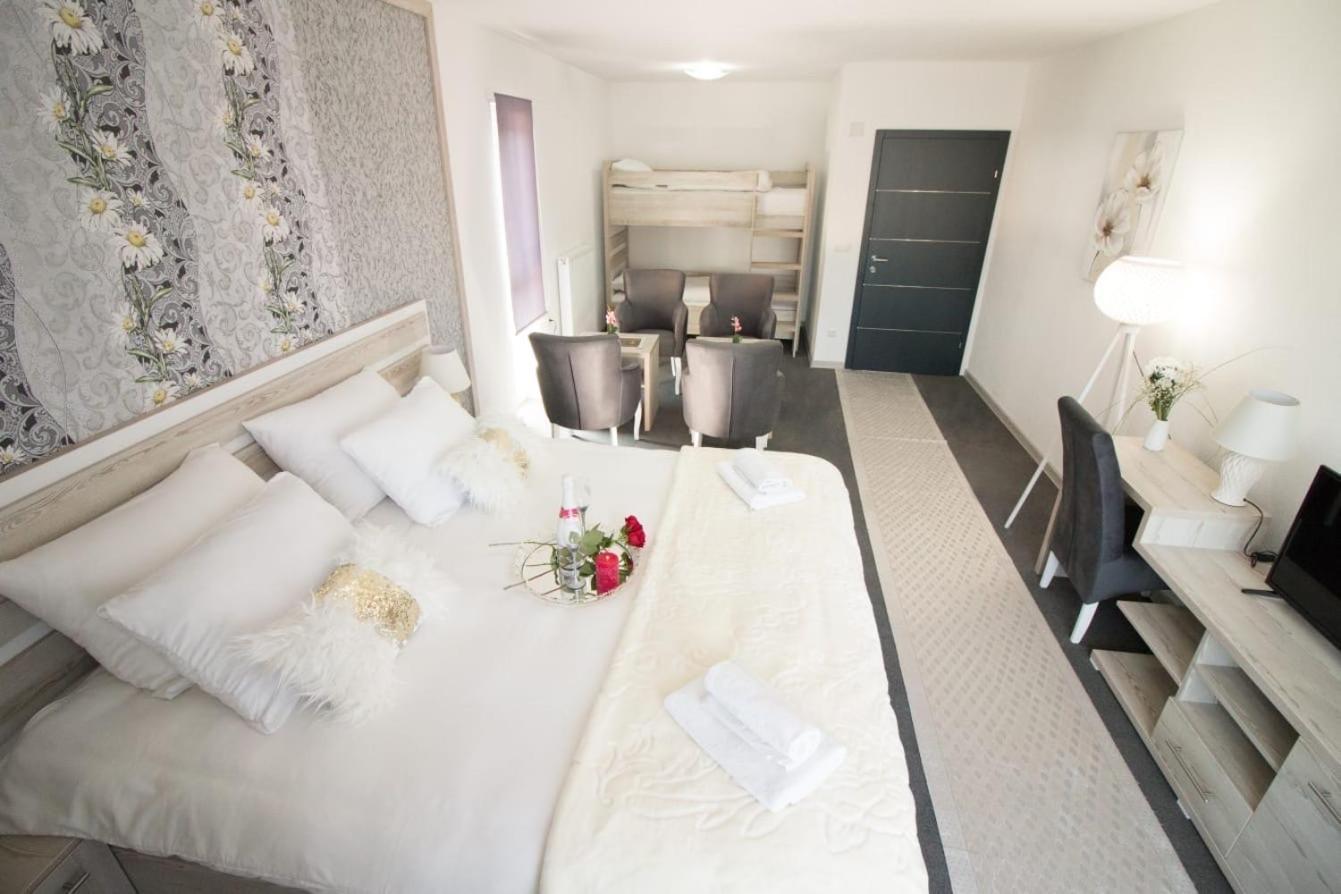 Aparthotel "Queen Zina" Núi Núi Vlasic Ngoại thất bức ảnh