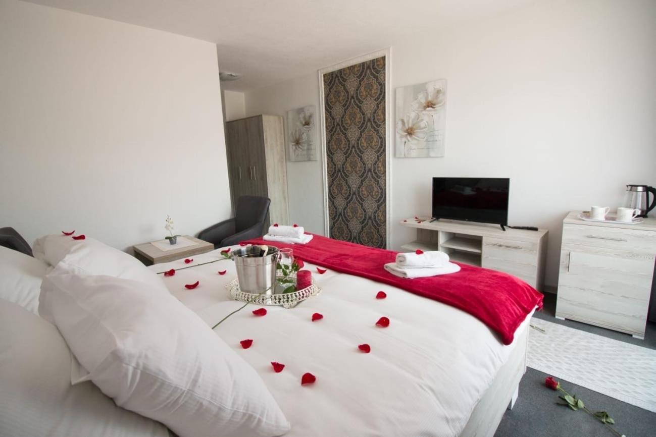 Aparthotel "Queen Zina" Núi Núi Vlasic Ngoại thất bức ảnh